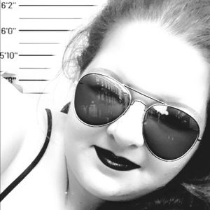 Meet your Posher, Alethea